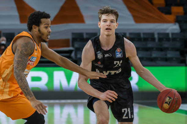 马佳在竞技 马佳在竞技