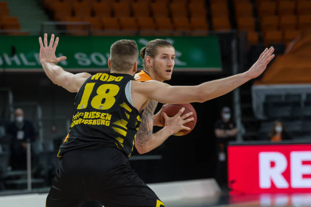 中国男足的 中国男足的